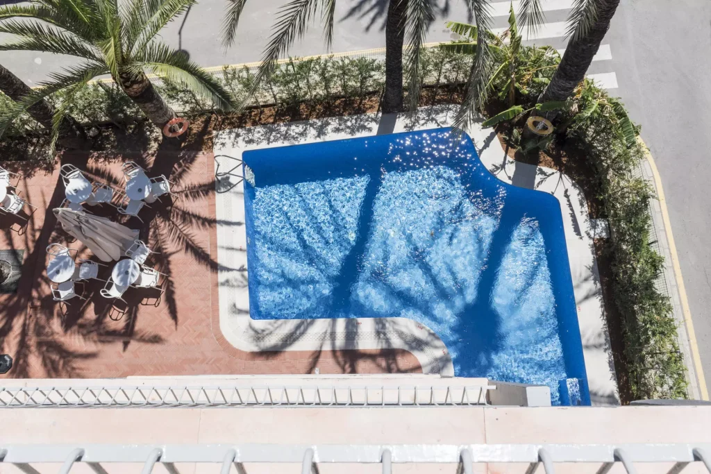 Foto de la piscina del Palmeral Foto de la piscina del Palmeral