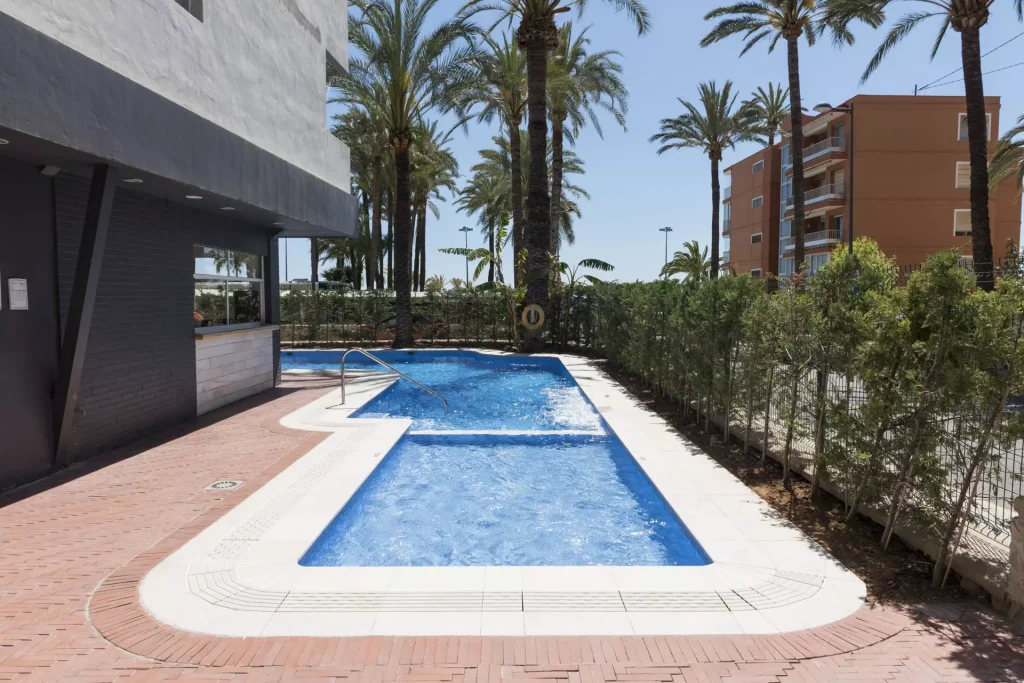 Foto de la piscina del Palmeral Foto de la piscina del Palmeral