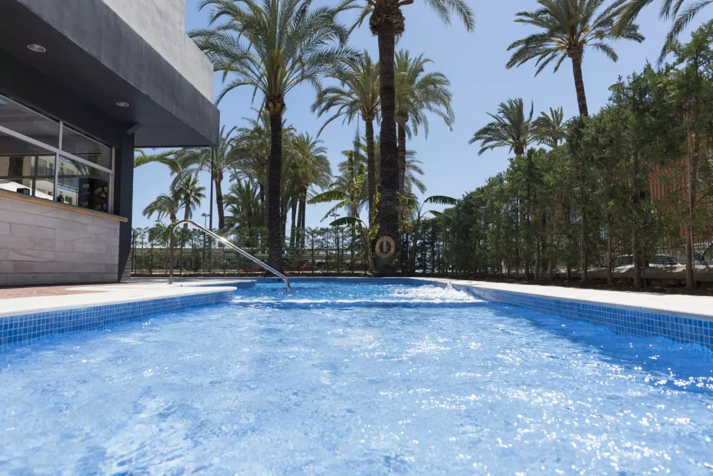 Foto de la piscina del Palmeral Foto de la piscina del Palmeral