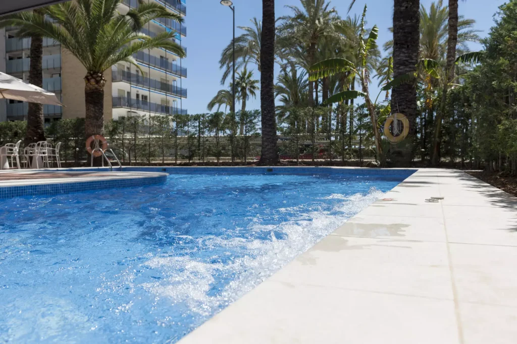 Foto de la piscina del Palmeral Foto de la piscina del Palmeral