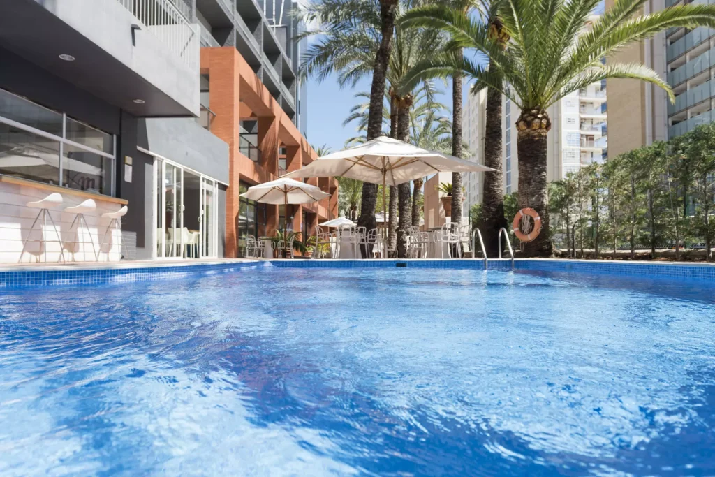 Foto de la piscina del Palmeral Foto de la piscina del Palmeral