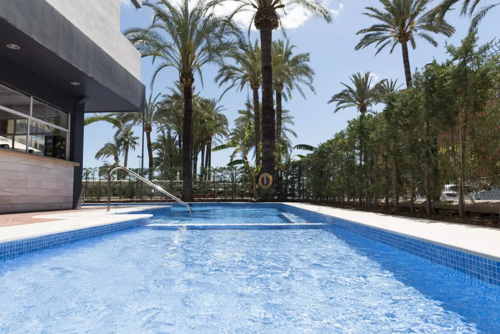 Foto de la piscina del Palmeral Foto de la piscina del Palmeral