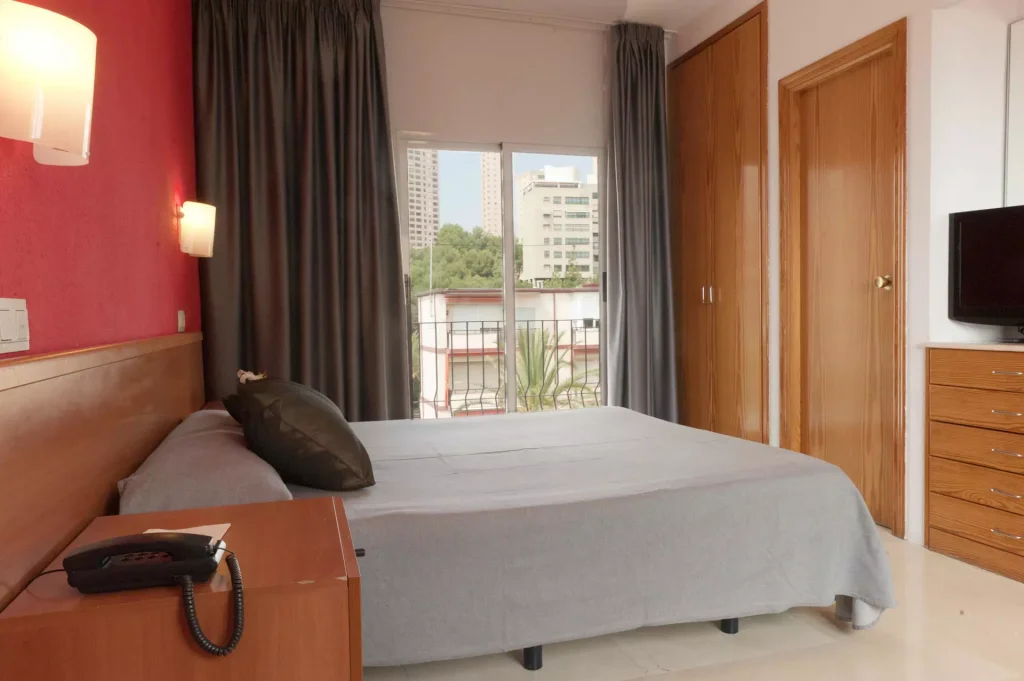 Foto de una habitación familiar con vistas Foto de una habitación familiar con vistas